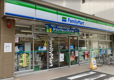 ファミリーマート 日本橋二丁目店の画像1