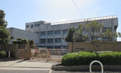 深井西小学校の画像1