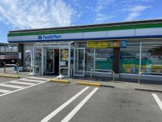 ファミリーマート 菓子野店