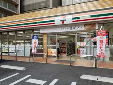セブンイレブン 吹田江坂町1丁目店の画像1