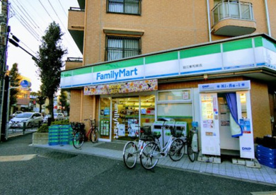 ファミリーマート 狛江東和泉店の画像1