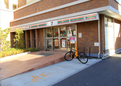 セブンイレブン 狛江いちょう通り店の画像1