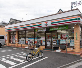 セブンイレブン 足立青井3丁目店の画像1