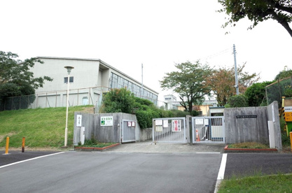 新檜尾台小学校の画像1