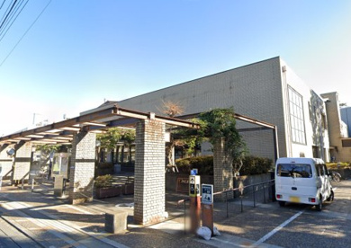 茅ヶ崎市立図書館の画像1