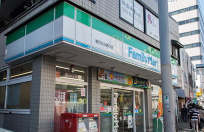 ファミリーマート 駒沢自由通り店の画像1