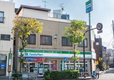 ファミリーマート 向島四丁目店の画像1