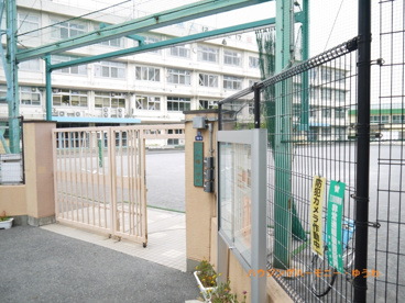 北区立　八幡小学校の画像2