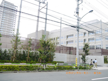北区立　赤羽岩淵中学校の画像2