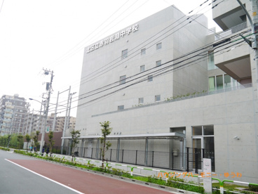 北区立　赤羽岩淵中学校の画像3