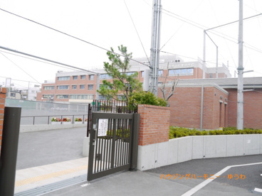 北区立　滝野川紅葉中学校の画像4