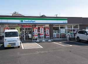 ファミリーマート 鎌田水神橋店の画像1