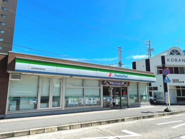 ファミリーマート 近鉄津新町駅前店の画像1