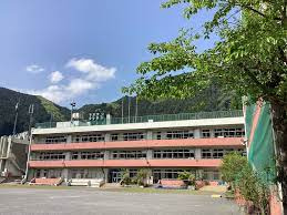 奥多摩町立古里小学校の画像1