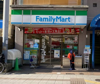 ファミリーマート びわ湖浜大津駅前店の画像1