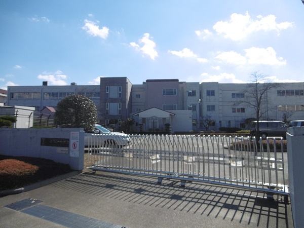 多摩市立諏訪小学校