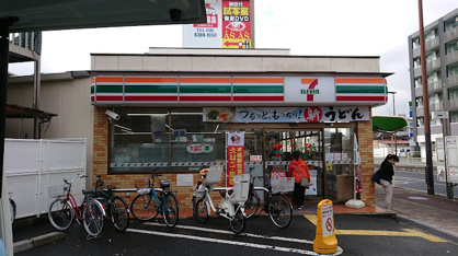 セブンイレブン 大阪清水駅前店の画像1