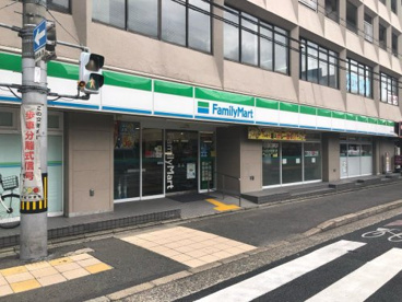 ファミリーマート丸太町猪熊店の画像1