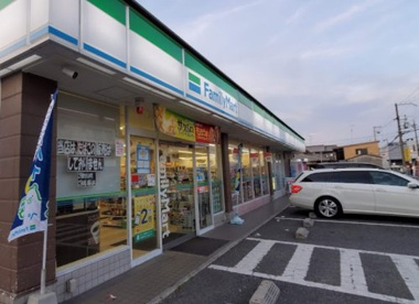 ファミリーマート 和泉伯太町店の画像1