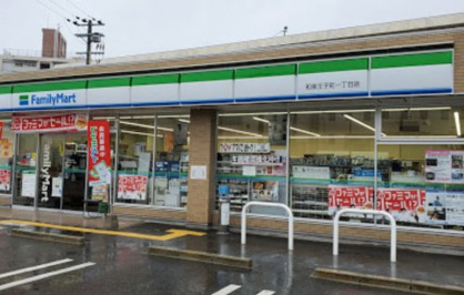 ファミリーマート 和泉王子町一丁目店の画像1