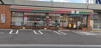 セブン-イレブン 泉大津市役所前店の画像1