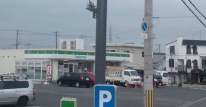 ファミリーマート 和泉室堂町店の画像1