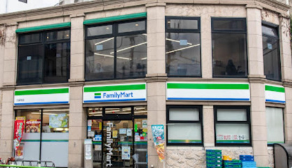 ファミリーマート 元麻布店の画像1