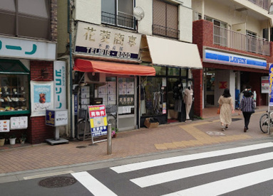 ローソン 板橋駅東口店の画像1