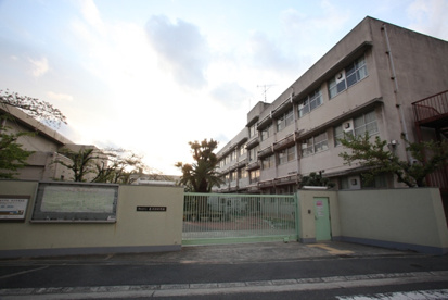 東大阪市立意岐部中学校の画像1