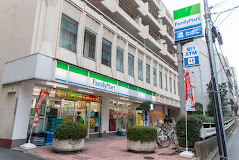ファミリーマート 北大塚店の画像1