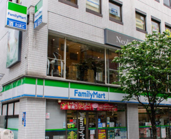 ファミリーマート 千代田小川町店の画像1