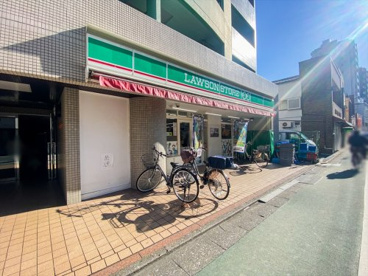 ローソンストア100 LS板橋本町店の画像1