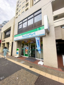 ファミリーマート 東大正門前店の画像1