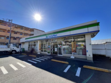 ファミリーマート　南大泉3丁目店の画像1