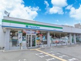 コンビニエンスストア ファミリーマート 伊丹警察前店
