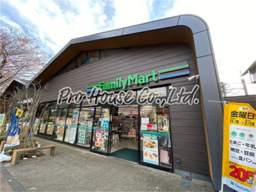 ファミリーマート 玉川上水駅前店の画像1