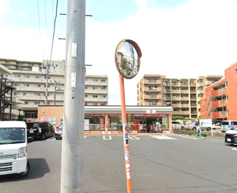 セブンイレブン 横浜鴨居1丁目店の画像1
