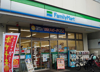 ファミリーマート 千川駅北店の画像1