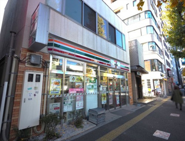 セブンイレブン南阿佐谷駅前店の画像1