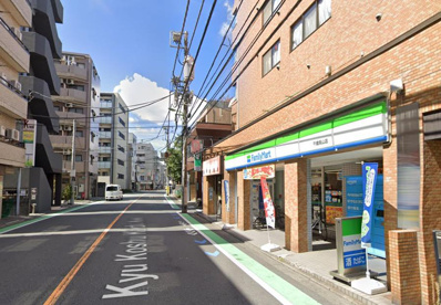 ファミリーマート 千歳烏山店の画像1