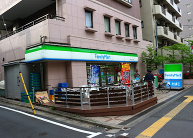 ファミリーマート 上池袋三丁目店の画像1