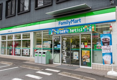 ファミリーマート 小向西町一丁目店の画像1