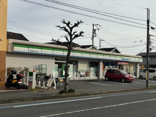 ファミリーマート 鵠沼海岸七丁目店