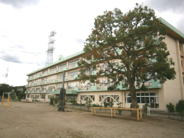 坂戸市立 上谷小学校の画像1