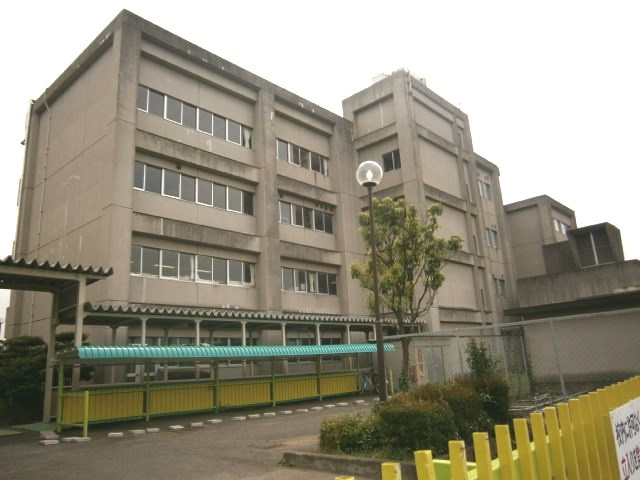 浅羽野中学校の画像