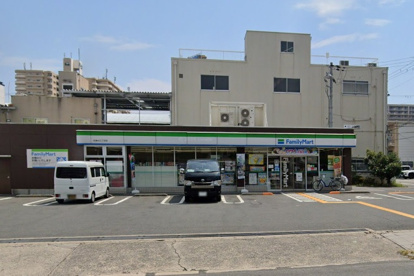 ファミリーマート今津中三丁目店の画像1