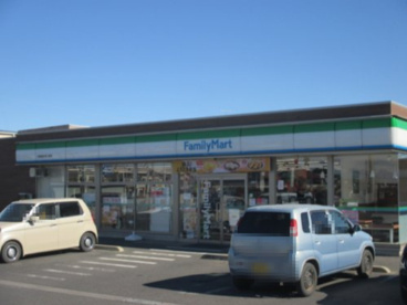 ファミリーマート 伊勢崎坂東大橋店の画像1