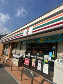 セブンイレブン 足立六町1丁目店の画像1