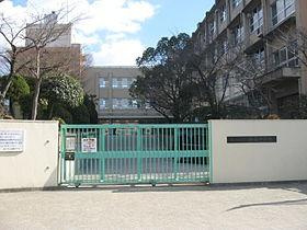 枚方市立楠葉中学校の画像1