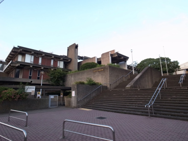 中央図書館の画像1